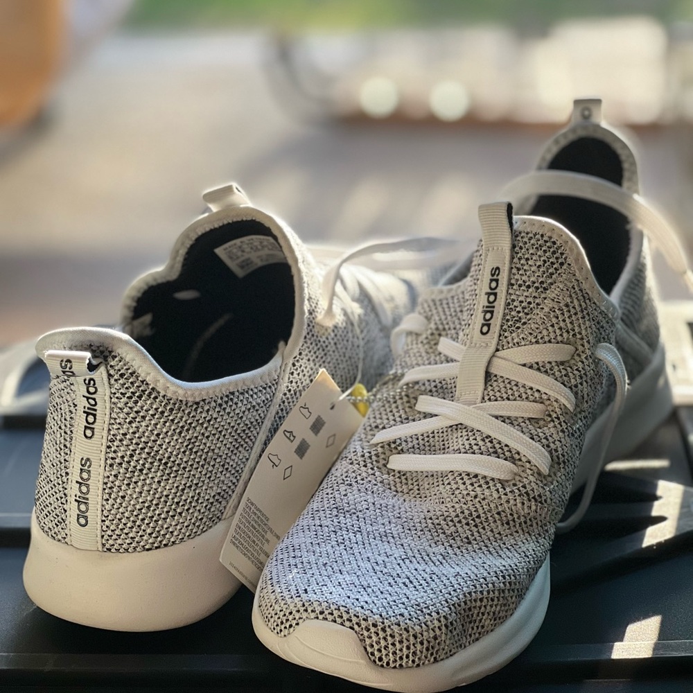 Adidas cloud foam 9 1/2 sneakers gray
